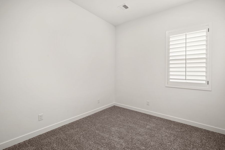Spacious, unfurnished interior of a new home in Tierra Del Este 91, El Paso (Image 21).