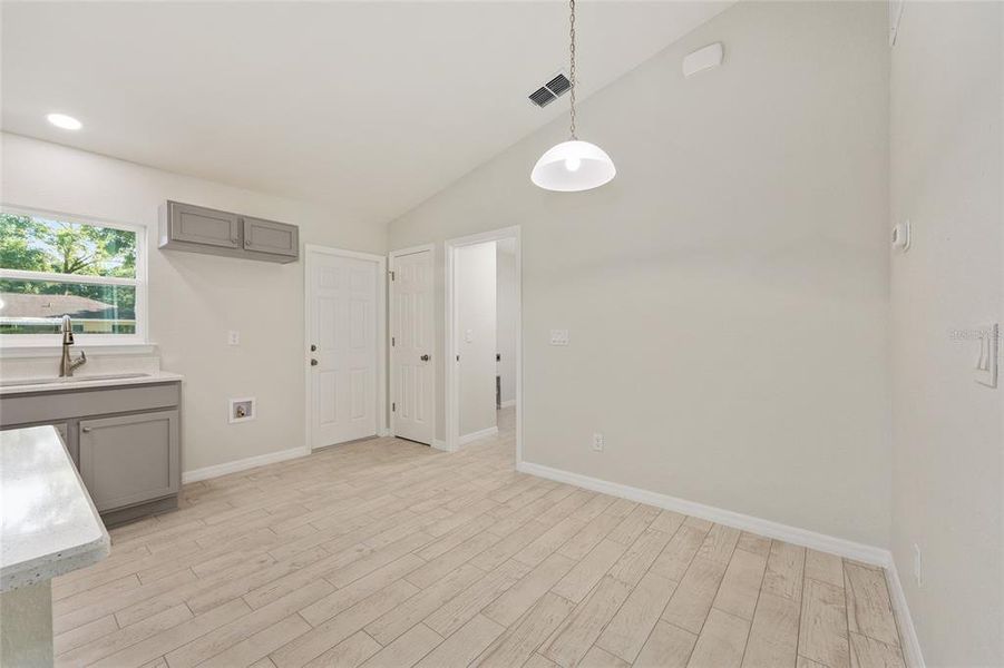 Spacious, unfurnished interior of a new home in , Ocala (Image 35).