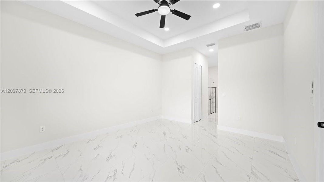 Spacious, unfurnished interior of a new home in , Lehigh Acres (Image 19).