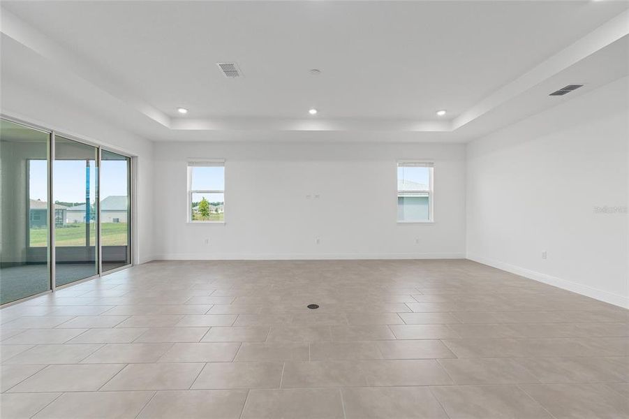 Spacious, unfurnished interior of a new home in , Ocala (Image 37).