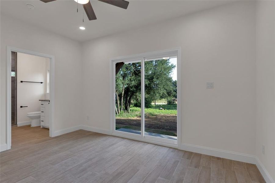 Spacious, unfurnished interior of a new home in , Mineral Wells (Image 33).