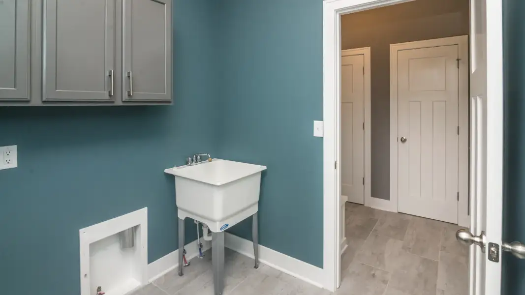 Representative furnished interior of a home built from the The Hartland by Norfolk Homes in Offsite Builds Southern Michigan, Ann Arbor (Image 15).