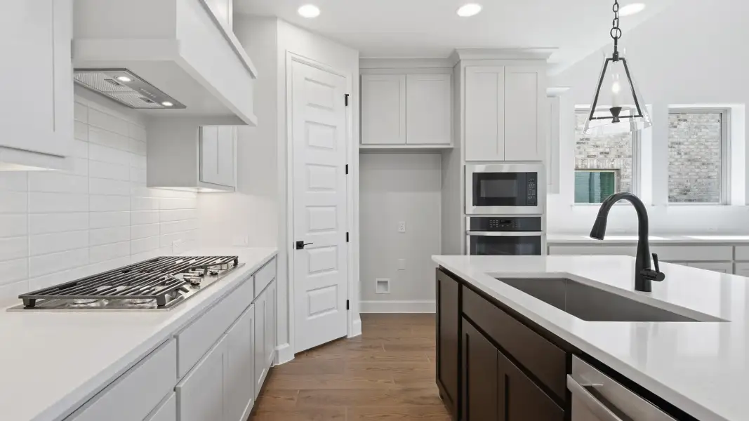 Furnished interior view inside a new home in Eliana, McKinney (Image 11).
