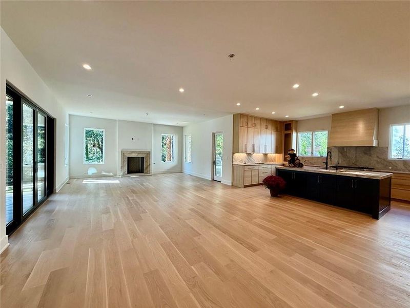 Spacious, unfurnished interior of a new home in , Sandy Springs (Image 39).