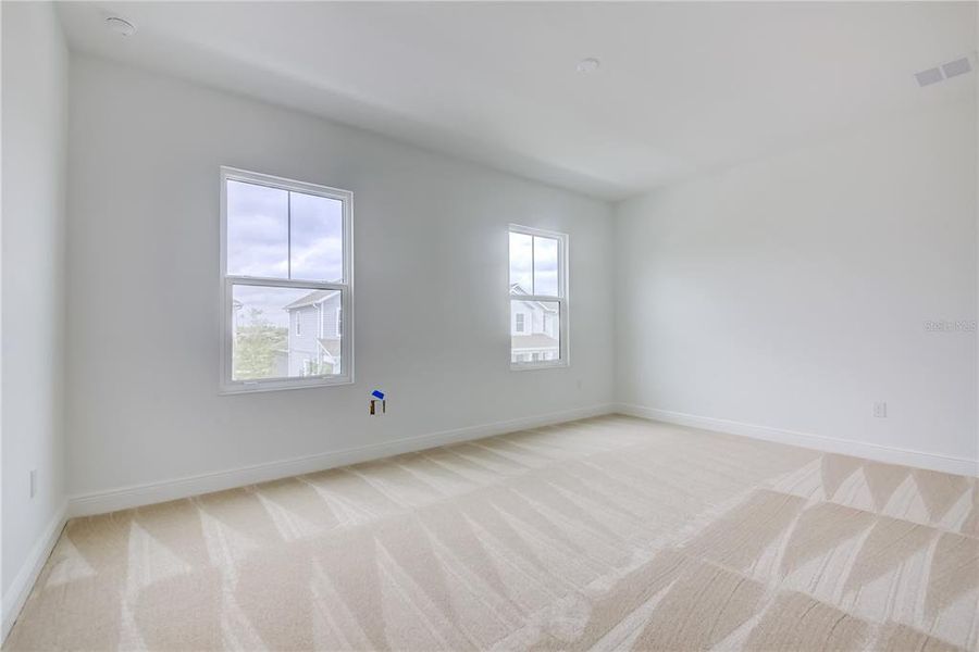 Spacious, unfurnished interior of a new home in Bungalow Walk at Lakewood Ranch, Sarasota (Image 30).