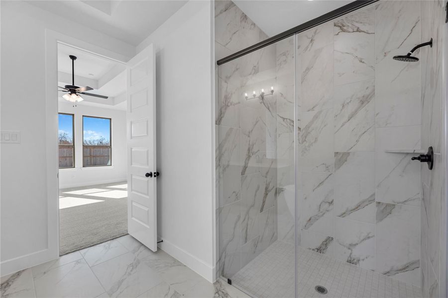 Representative image. Features, selections and colors may vary.