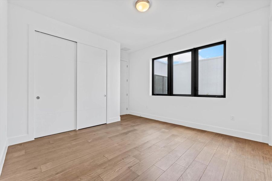 Spacious, unfurnished interior of a new home in , Weston (Image 78).