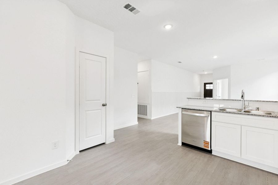 Furnished interior view inside a new home in River Ranch, Dayton (Image 6).