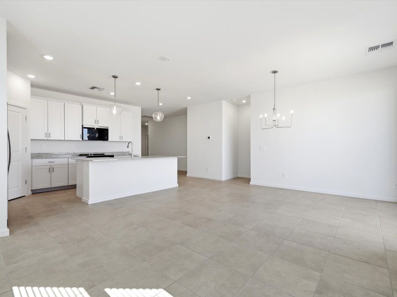 Spacious, unfurnished interior of a new home in Mountain View Estates Reserve Series, Buckeye (Image 8).