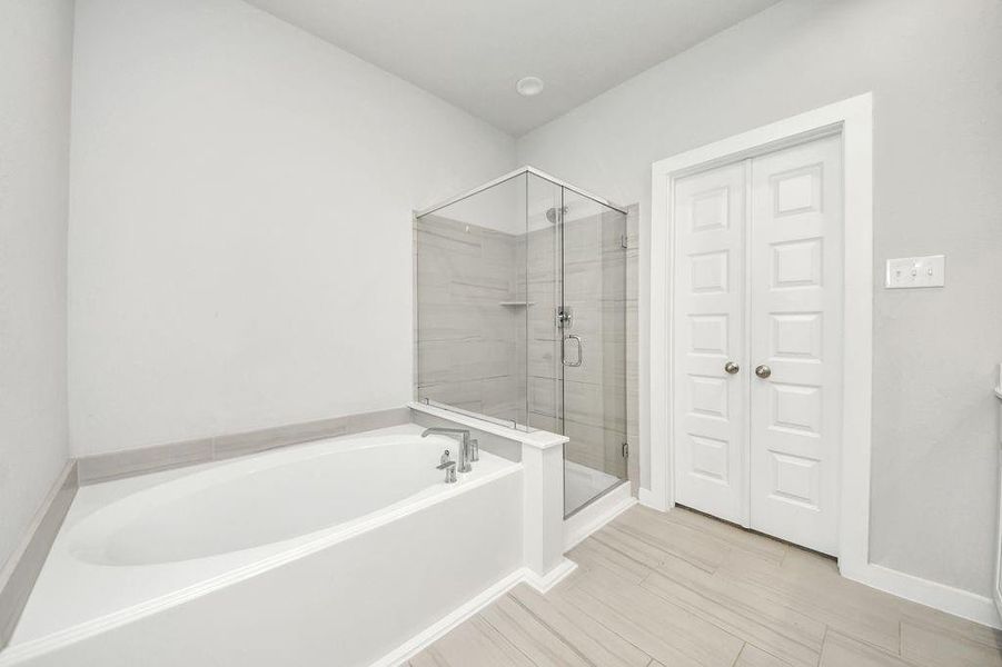 Furnished interior view inside a new home in Winfield Lakes, Fresno (Image 19).