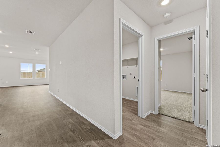 Spacious, unfurnished interior of a new home in Navarro Fields, Seguin (Image 19).
