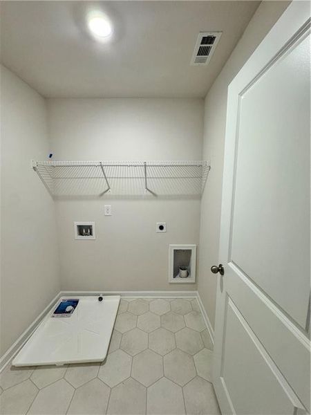 Spacious, unfurnished interior of a new home in , Canton (Image 14).