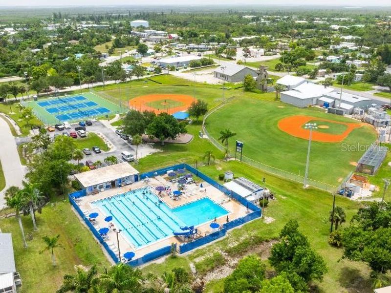 Community amenities in Orchid Cove, Bokeelia (Image 23).