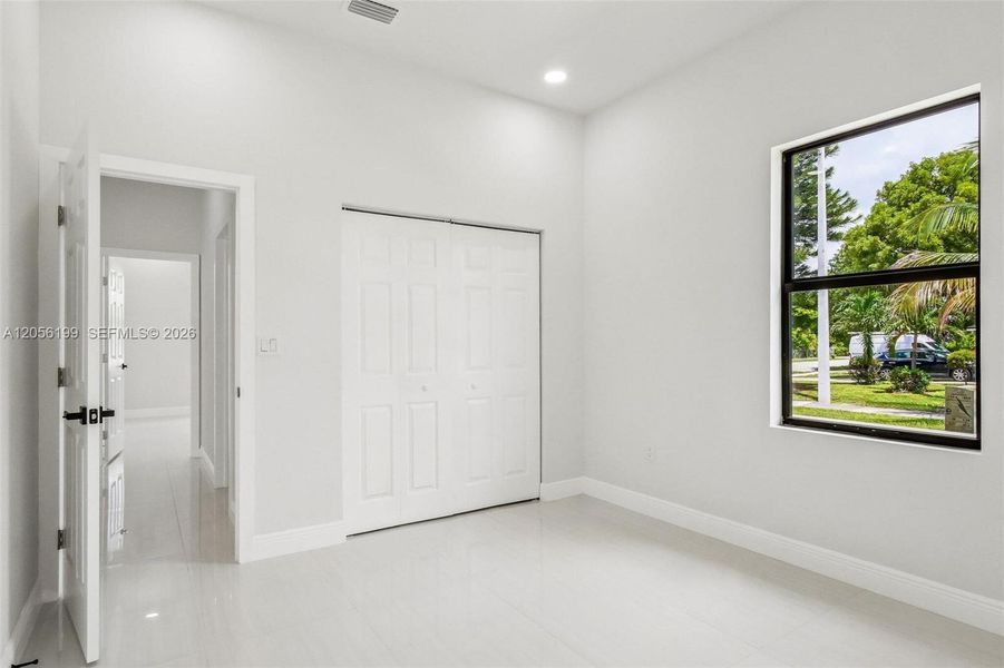 Spacious, unfurnished interior of a new home in , Fort Lauderdale (Image 20). Spacious, unfurnished interior of a new home in , Fort Lauderdale (Image 20).