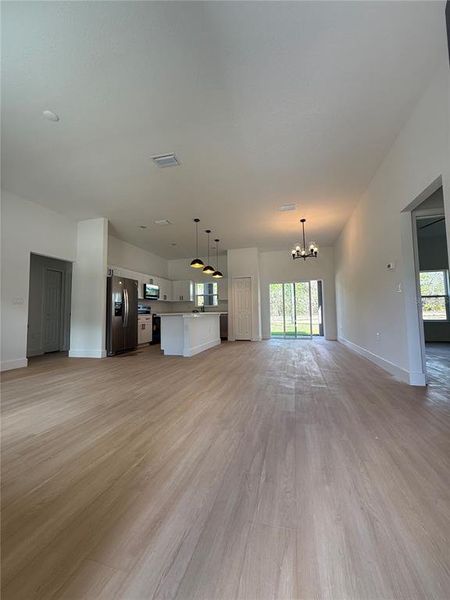 Spacious, unfurnished interior of a new home in , Citrus Springs (Image 14).