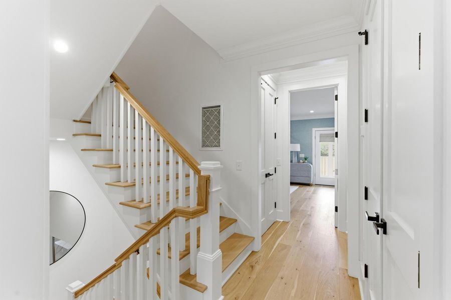 Spacious, unfurnished interior of a new home in , Charleston (Image 25).