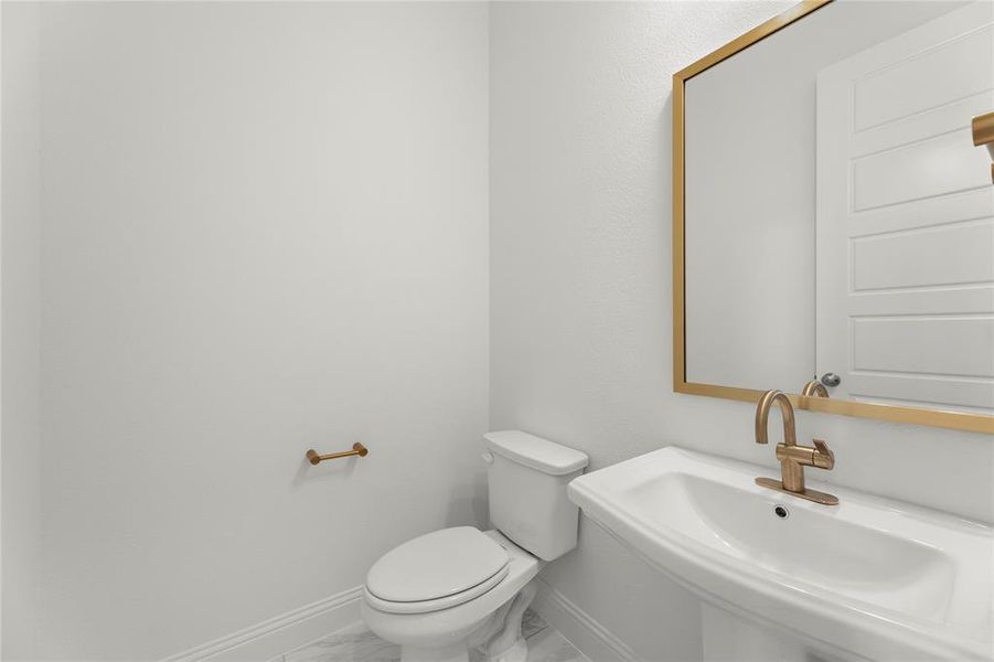 09. 3108 Tobias - Powder