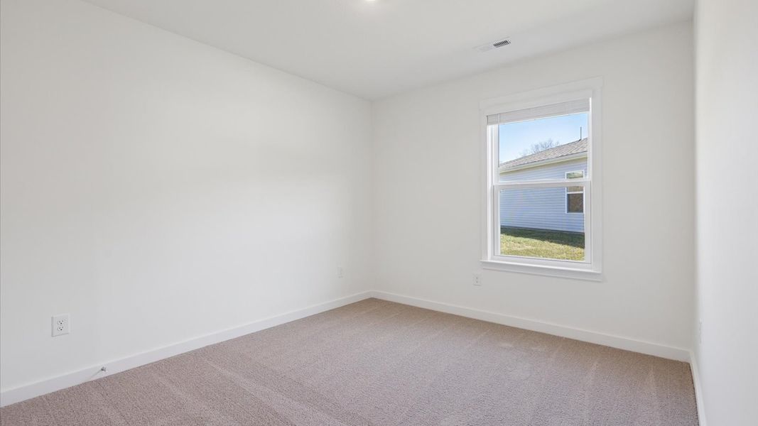 Spacious, unfurnished interior of a new home in Emory Creek, Harriman (Image 12).