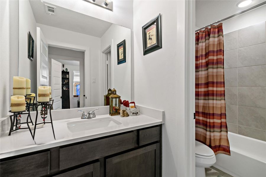 2nd upstairs bath 2nd upstairs bath