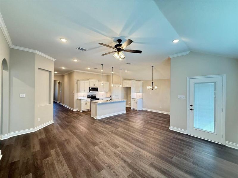 Spacious, unfurnished interior of a new home in , Greenville (Image 21).