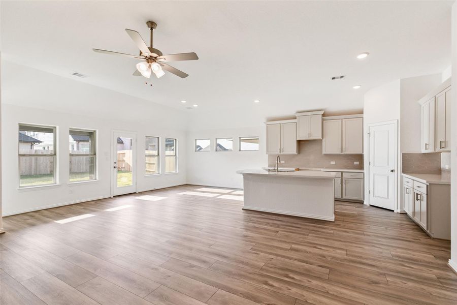 Spacious, unfurnished interior of a new home in Brookewater, Rosenberg (Image 21).
