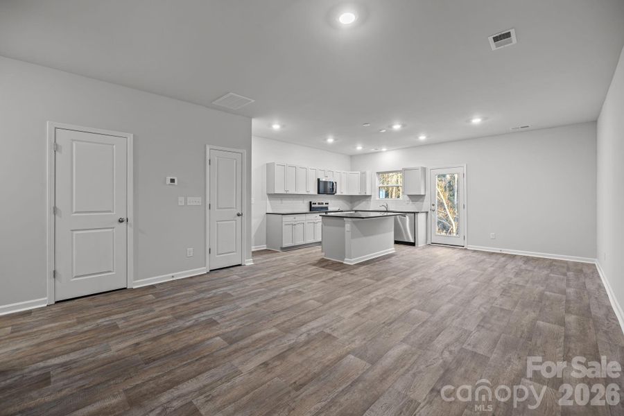 Spacious, unfurnished interior of a new home in Townes at Ribbon Walk, Charlotte (Image 16).