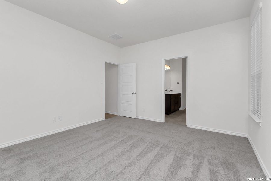 Spacious, unfurnished interior of a new home in The Granary - Heritage Collection, San Antonio (Image 12).