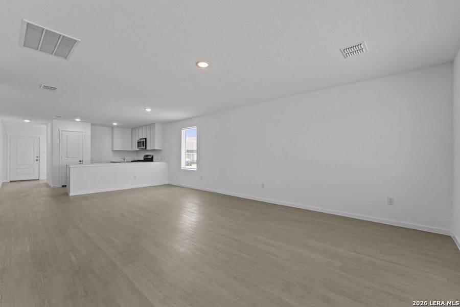 Spacious, unfurnished interior of a new home in Friendship Oaks, Fredericksburg (Image 15). Spacious, unfurnished interior of a new home in Friendship Oaks, Fredericksburg (Image 15).