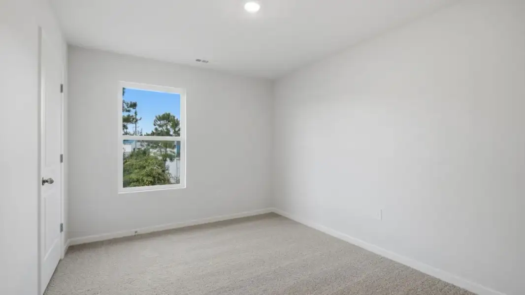 Spacious, unfurnished interior of a new home in Hughes Court, Dawsonville (Image 23).