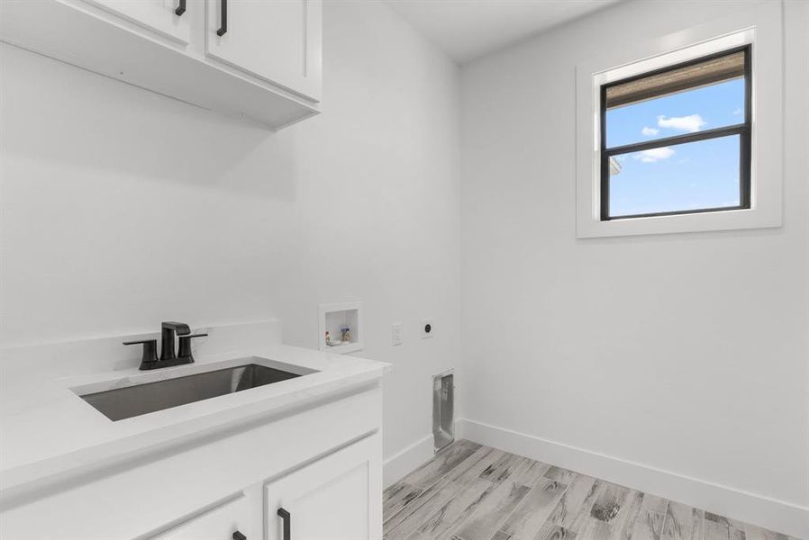 Furnished interior view inside a new home in , Wichita Falls (Image 10).