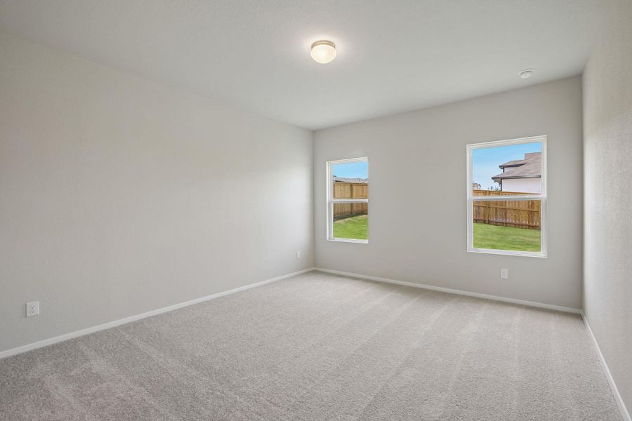 Spacious, unfurnished interior of a new home in Cloverleaf, Austin (Image 26).