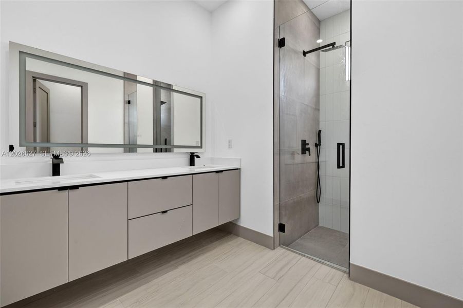Master Bathroom Master Bathroom