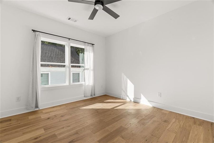 Spacious, unfurnished interior of a new home in , Atlanta (Image 24).