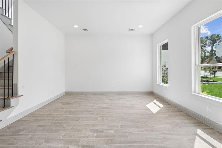 Spacious, unfurnished interior of a new home in Hills of Lake Country, Fort Worth (Image 32).