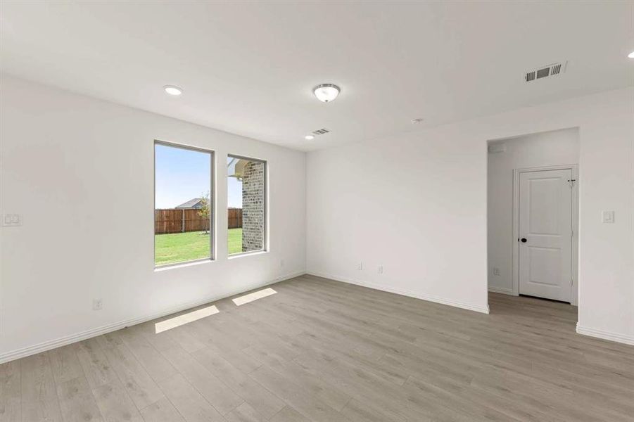 Spacious, unfurnished interior of a new home in Brookshire at Legacy Hills, Celina (Image 20).