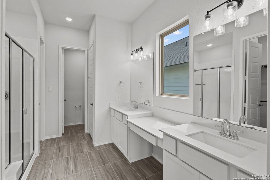 Furnished interior view inside a new home in Overlook at Creekside, New Braunfels (Image 7).