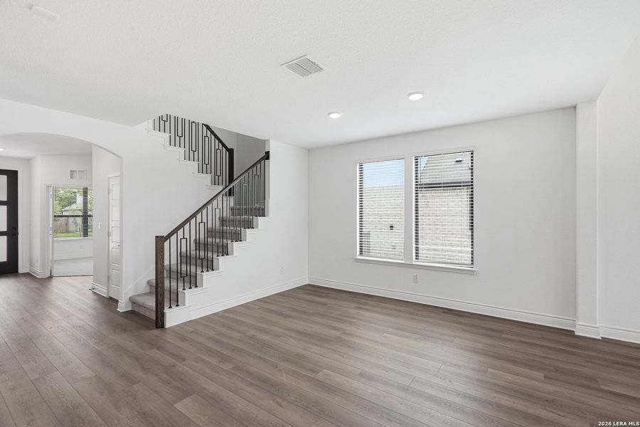 Spacious, unfurnished interior of a new home in Bison Ridge, San Antonio (Image 19). Spacious, unfurnished interior of a new home in Bison Ridge, San Antonio (Image 19).