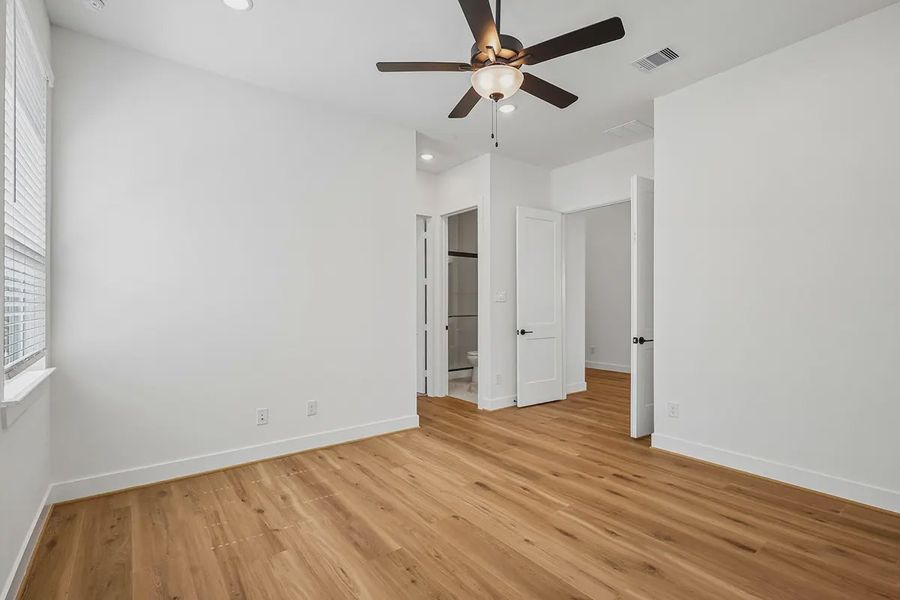 Representative unfurnished interior of a home built from the Lynnbrook by Chesmar Homes in Wood Leaf Reserve, Tomball (Image 18). Representative unfurnished interior of a home built from the Lynnbrook by Chesmar Homes in Wood Leaf Reserve, Tomball (Image 18).