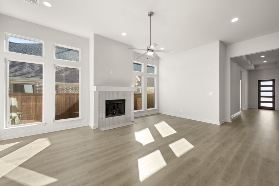 Spacious, unfurnished interior of a new home in BridgeWater - Phase 1, Midlothian (Image 19).