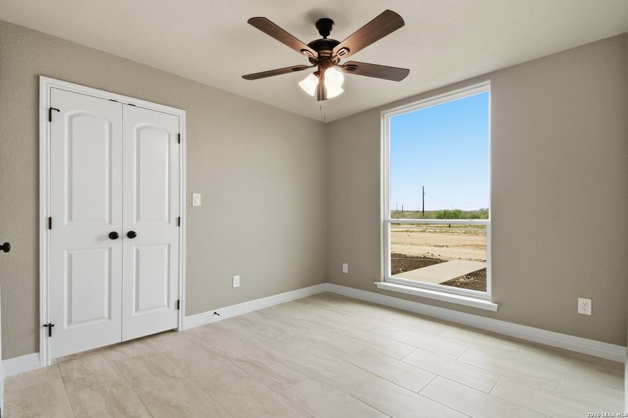 Spacious, unfurnished interior of a new home in , Uvalde (Image 21).