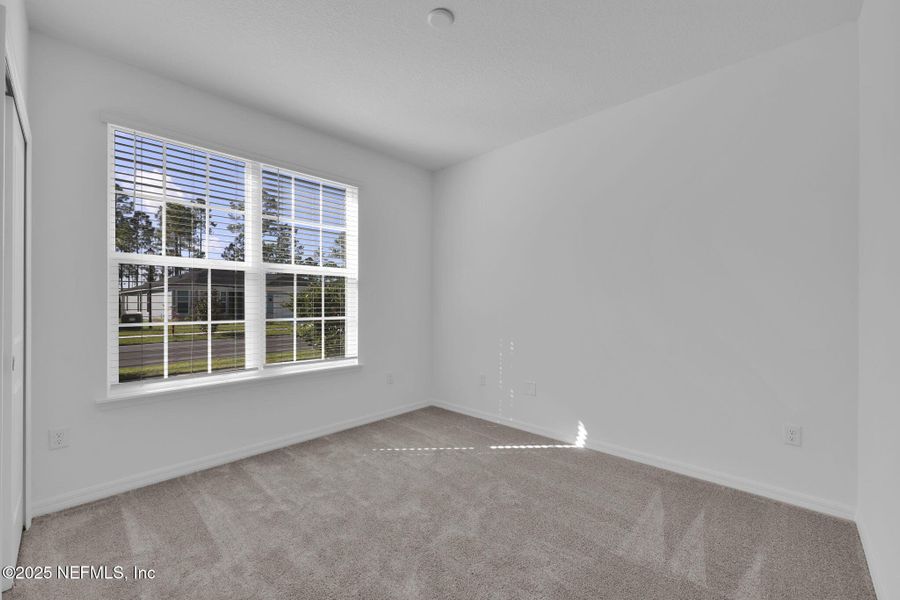 Spacious, unfurnished interior of a new home in Bradley Creek, Green Cove Springs (Image 33).