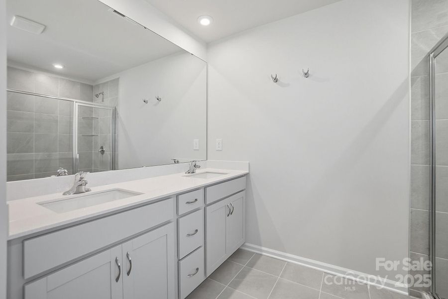 Double vanities bath oasis