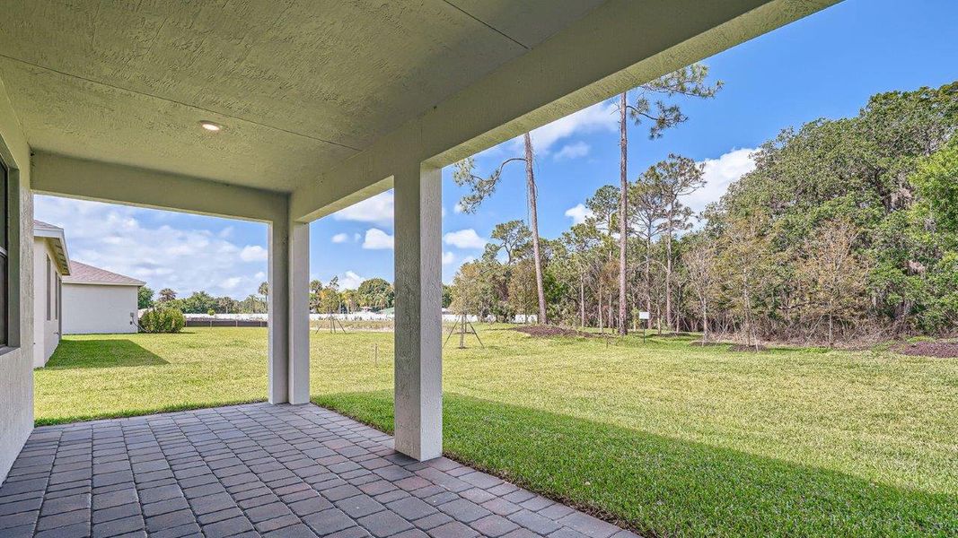 Representative exterior details of a home built from the Delray by D.R. Horton in Twin Oaks, Stuart (Image 3).