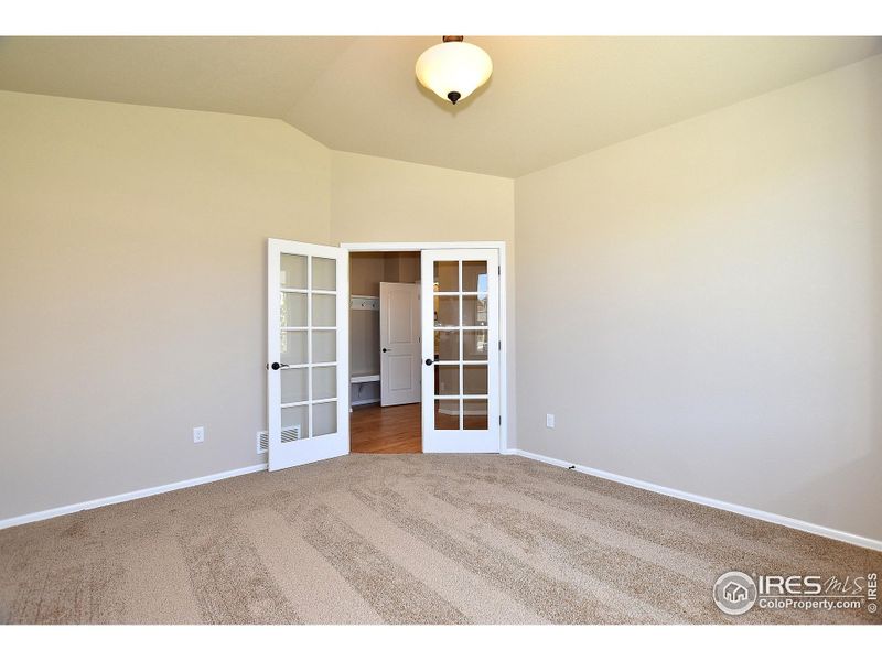 Spacious, unfurnished interior of a new home in Union Colony West, Greeley (Image 22).