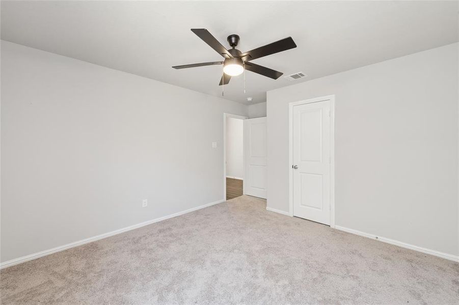 Spacious, unfurnished interior of a new home in Light Farms - Sweetwater, Celina (Image 17).