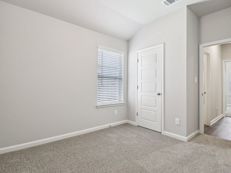 Spacious, unfurnished interior of a new home in Kallison Ranch, San Antonio (Image 27).