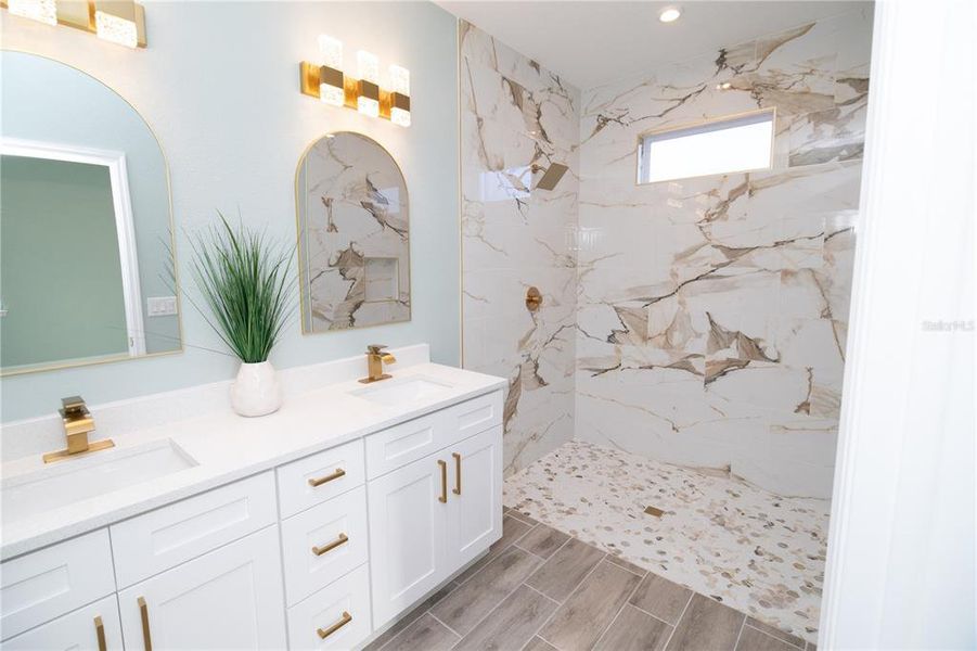 Furnished interior view inside a new home in , Lake Wales (Image 8).