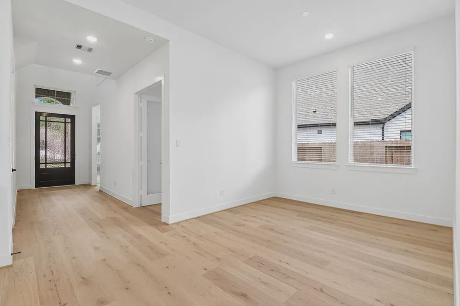 Spacious, unfurnished interior of a new home in Parkside on the River, Georgetown (Image 16).