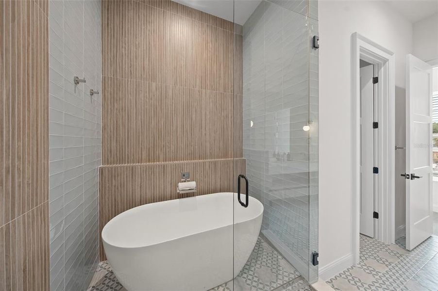 Furnished interior view inside a new home in , Sarasota (Image 50).