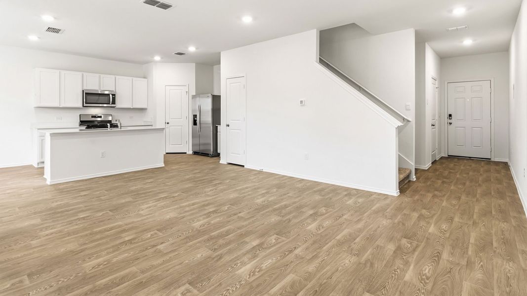 Spacious, unfurnished interior of a new home in Durango, Mustang Ridge (Image 13).
